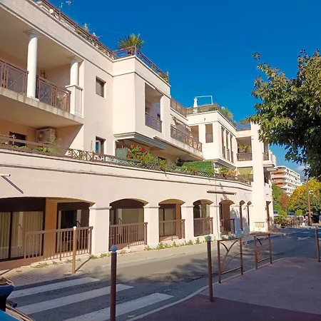 A 3min A Pied Des Plages Et Proche De Cannes ماندوليو لا نابول